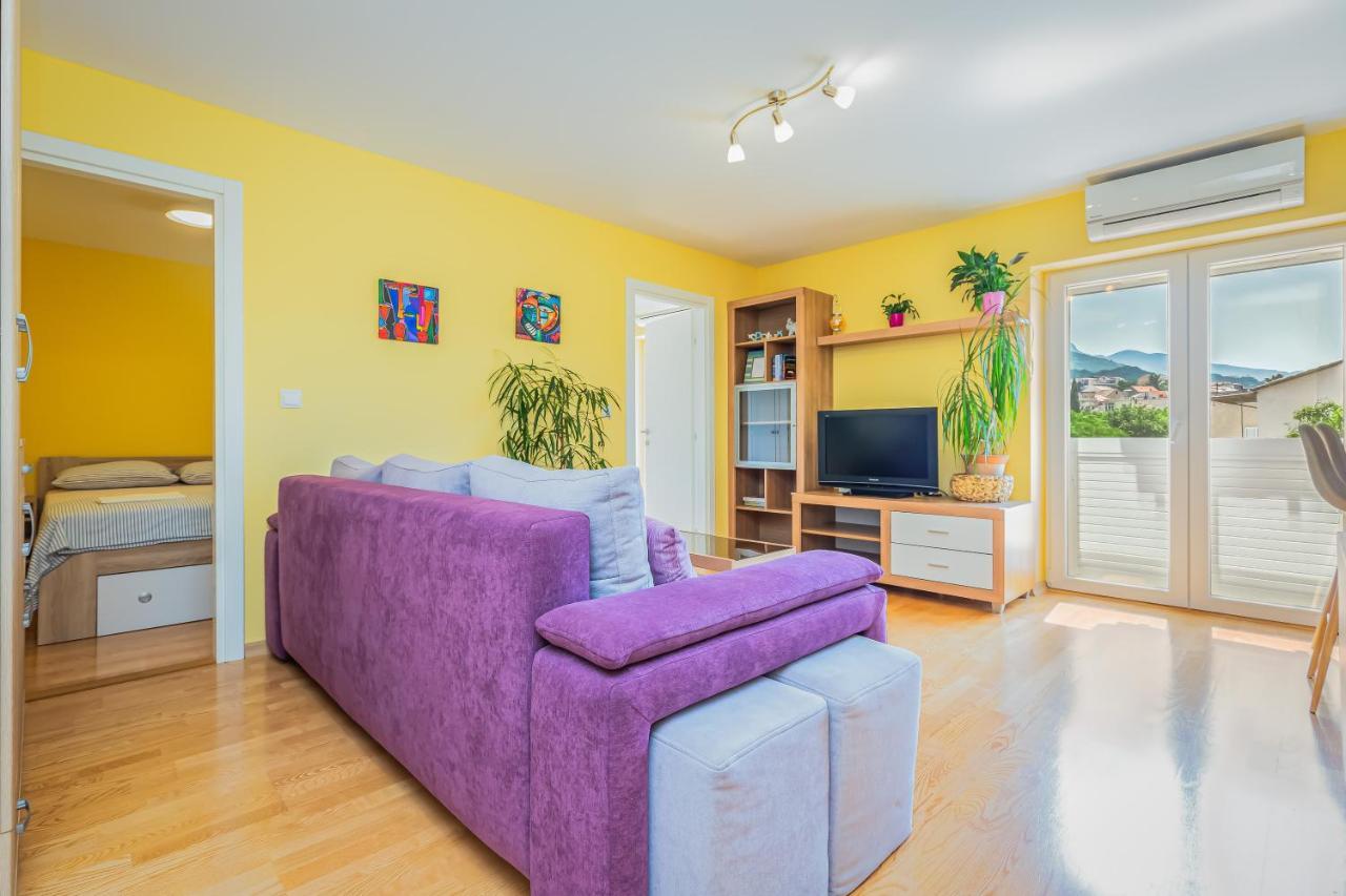 Yellow Duck - Center Apartment Makarska